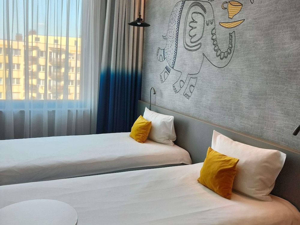ibis styles Boleslawiec 12/48