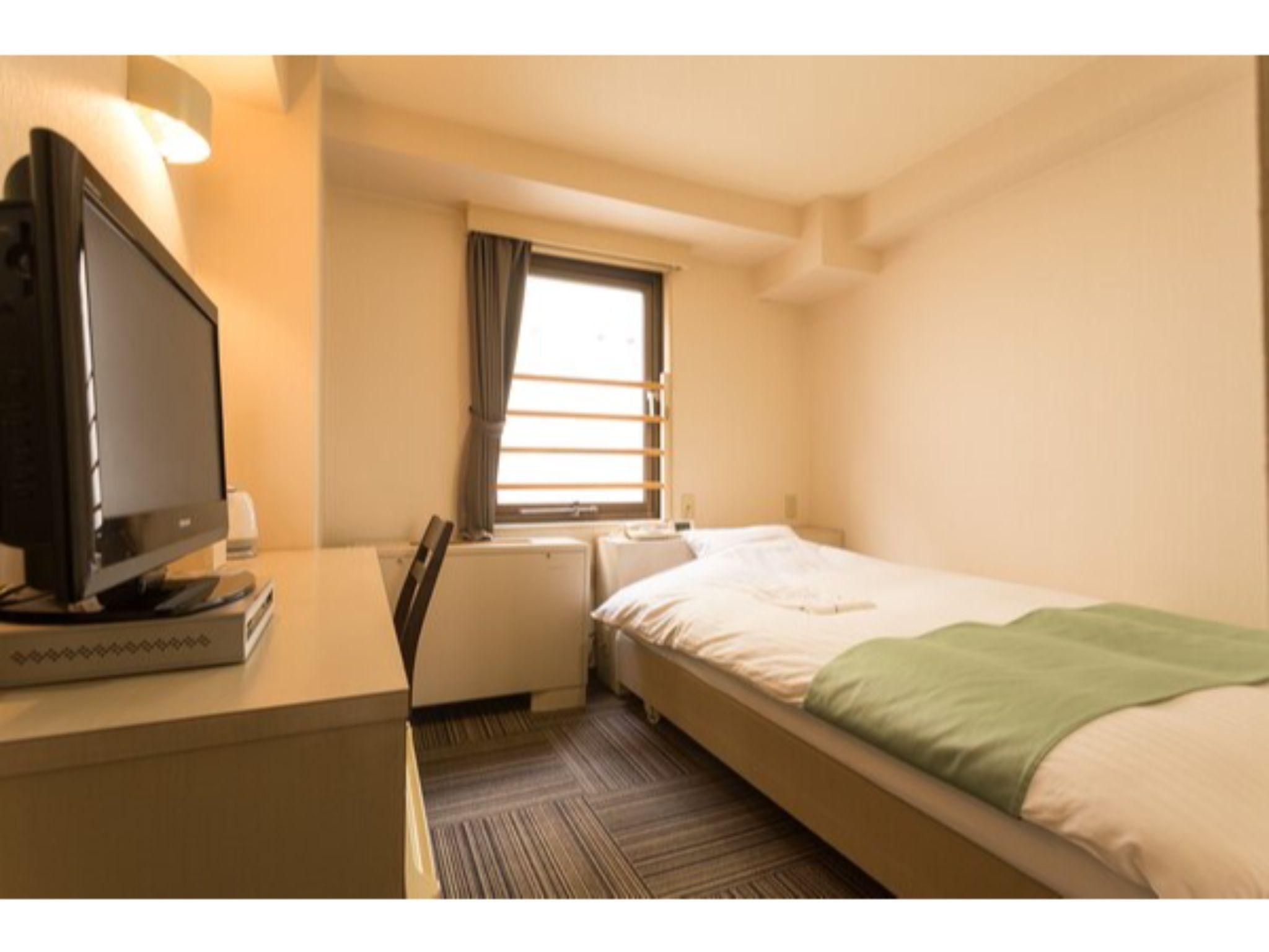 Semi Room, Single, Semi Double Bed