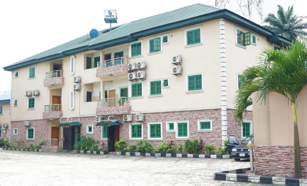 Daneto Hotel 2/22