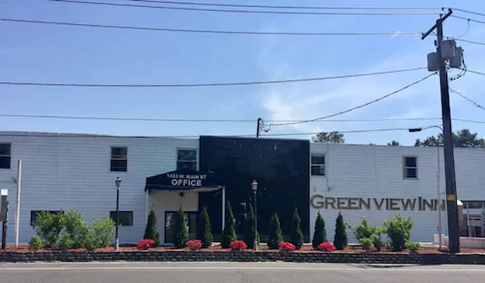 Greenview Inn Riverhead 40/68