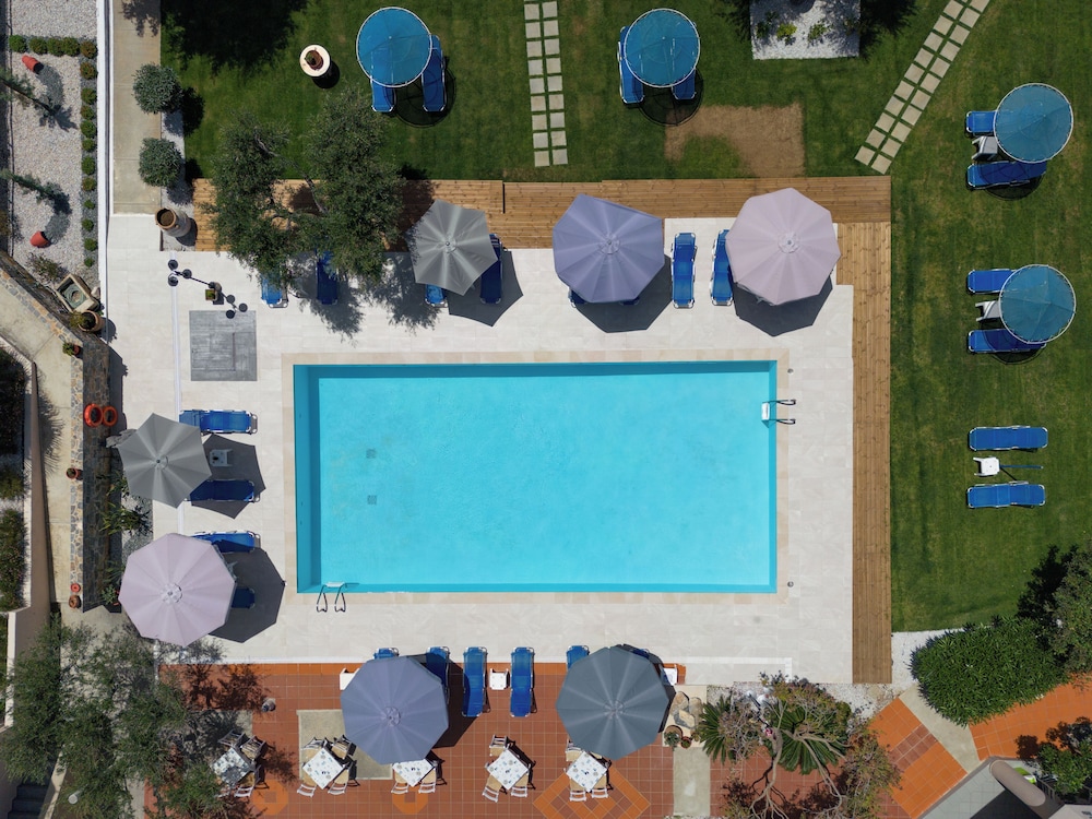 Creteco Hotel & Suites 13/72