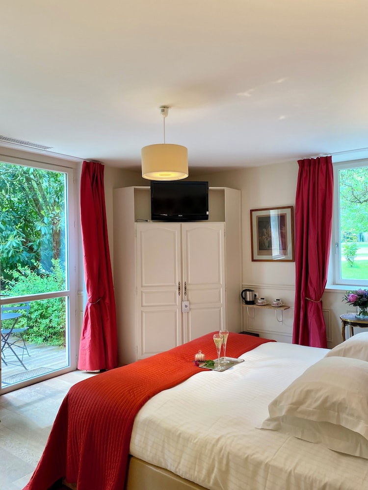 Chateau D'Apigne Rennes 5/50