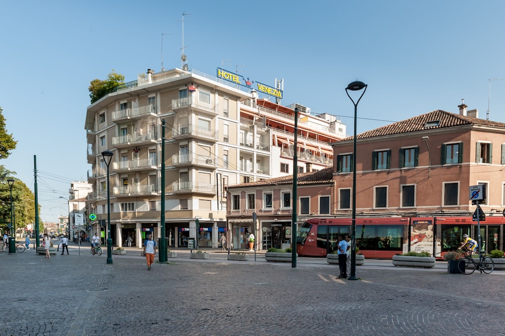 Hotel Venezia 38/45