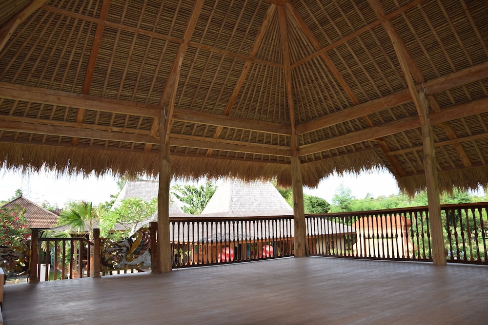 Sun Suko Boutique Retreat 8/69