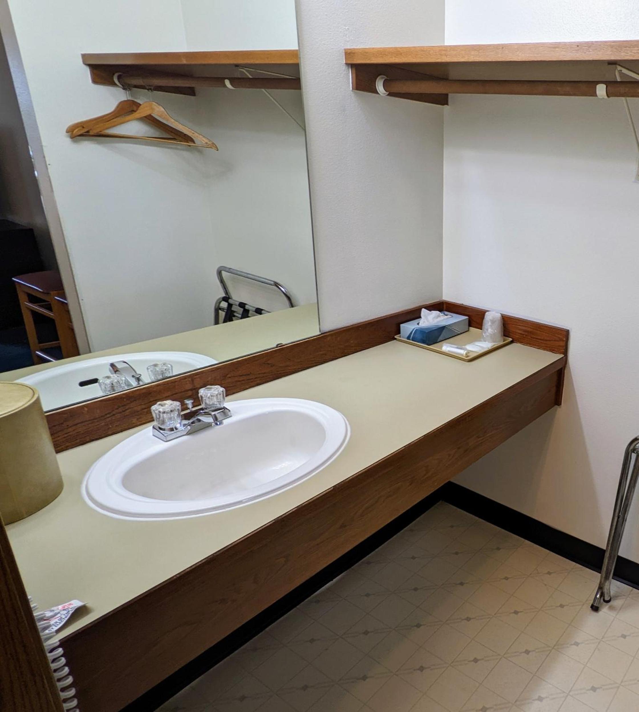 غرفة بسرير كوين، Fairground Inn Monroe WA 9/10