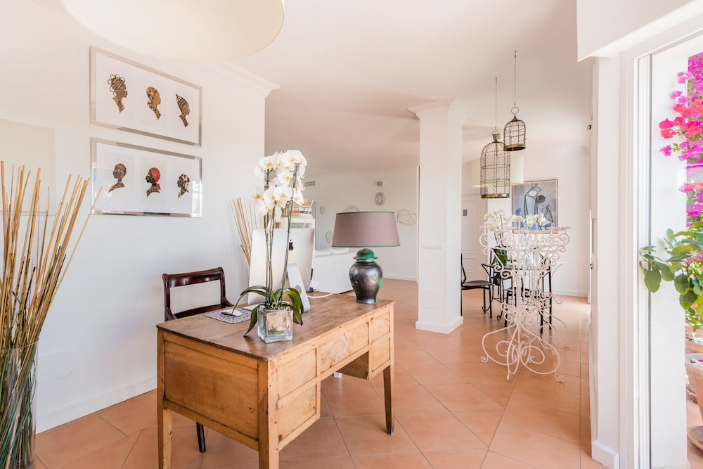 Molo 44 Suites Puerto Banus 79/85
