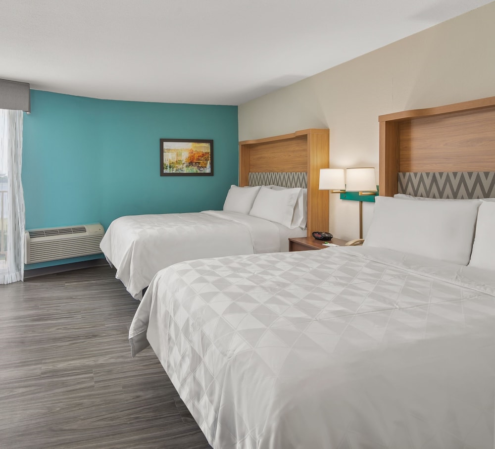Standard, 2 Double Beds