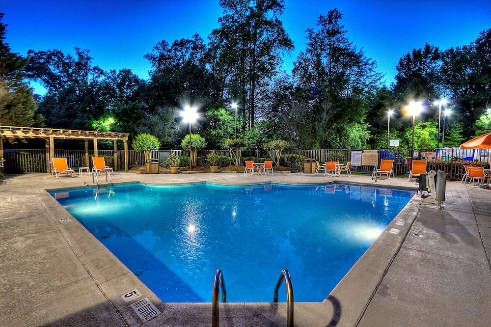 Hampton Inn Rocky Mount 2/53