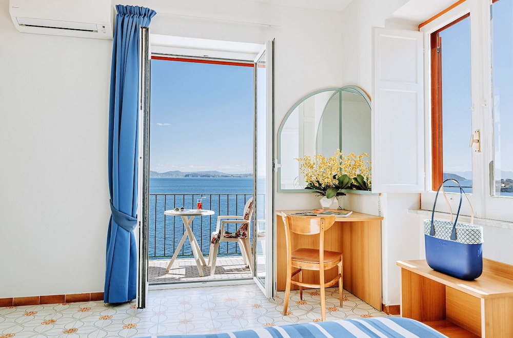 Hotel Bagnitiello 11/40