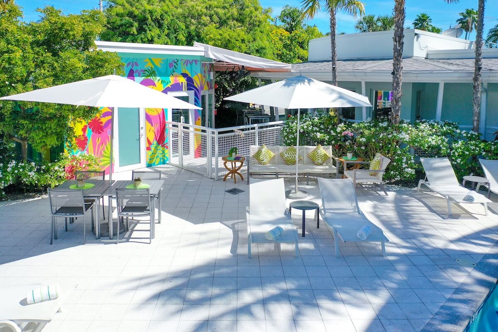 Orchid Key Inn 55/67