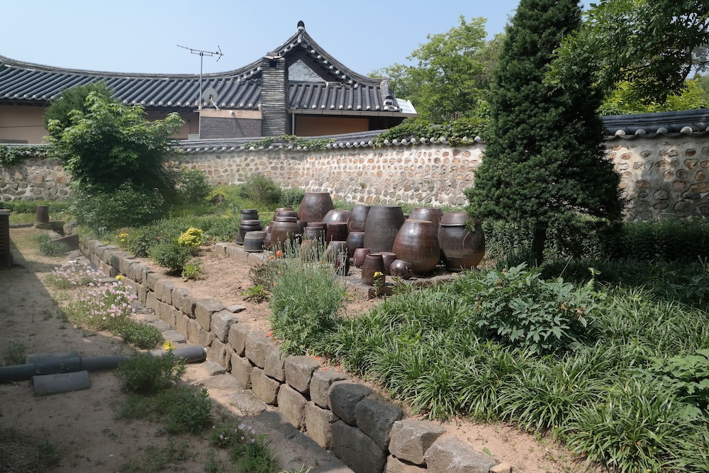 Gyeamgotaek 37/48