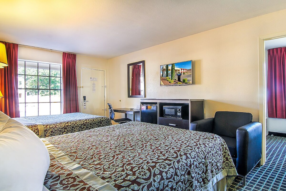 Days Inn by Wyndham Market Center Dallas Love Field 17/27