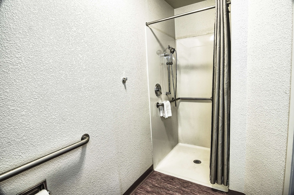 Motel6 Coeur D'Alene, ID 54/55