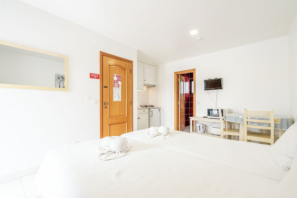 Vale de Carros Apartments 7/18