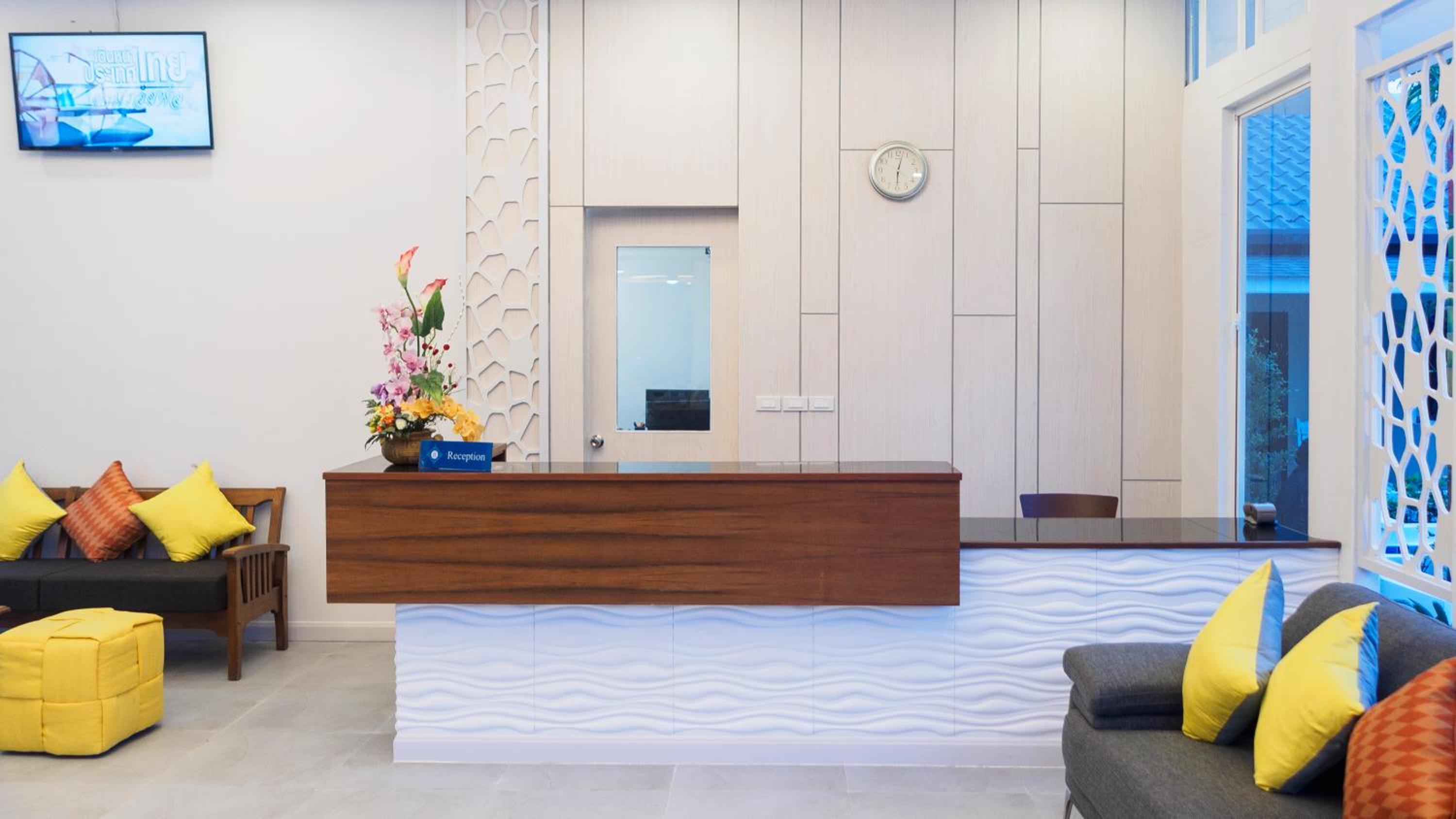 Tuana Hotels Brook Pool Access 11/50