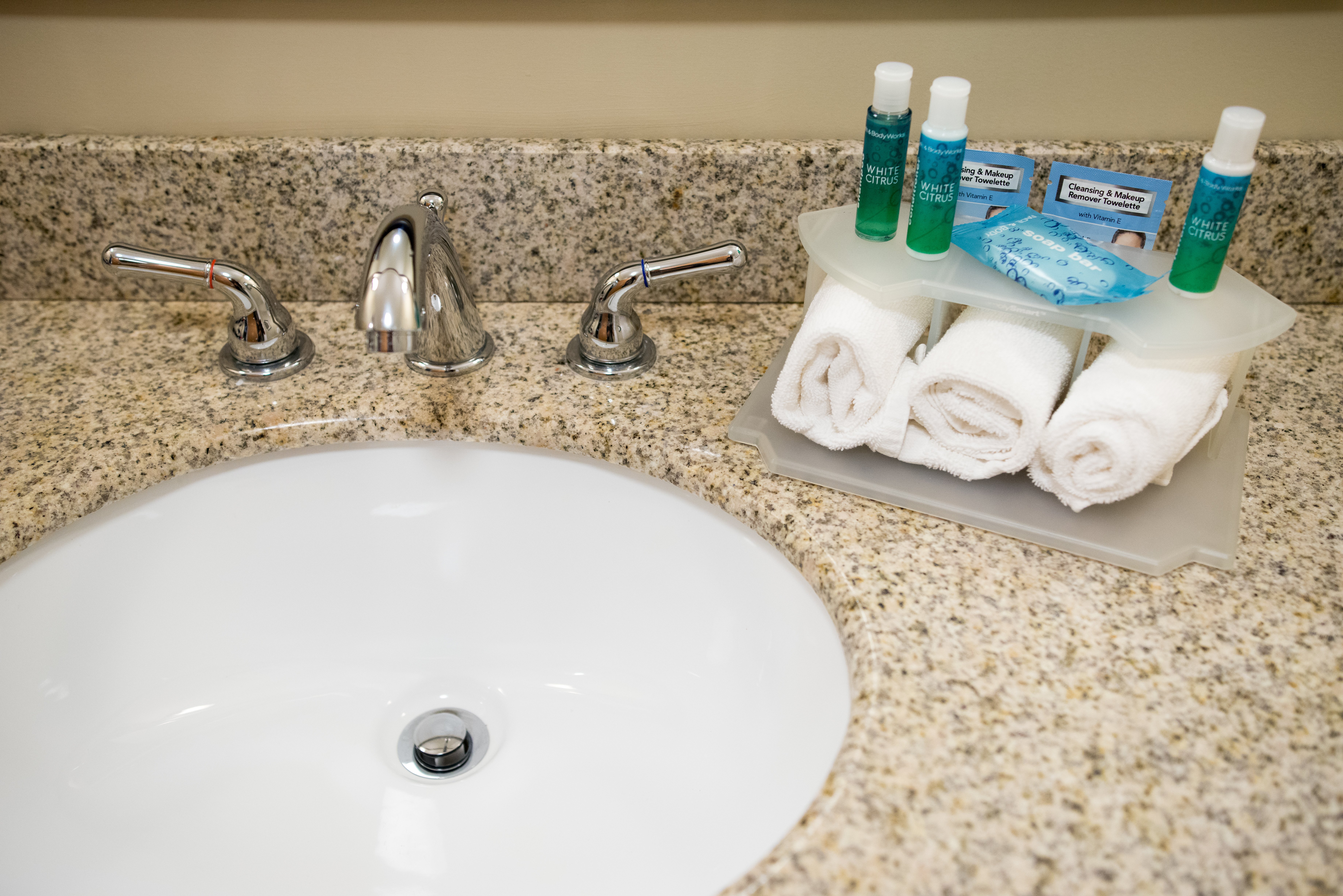 HOLIDAY INN EXPRESS HOTEL & SUITES ALBERT LEA - I-35 59/59