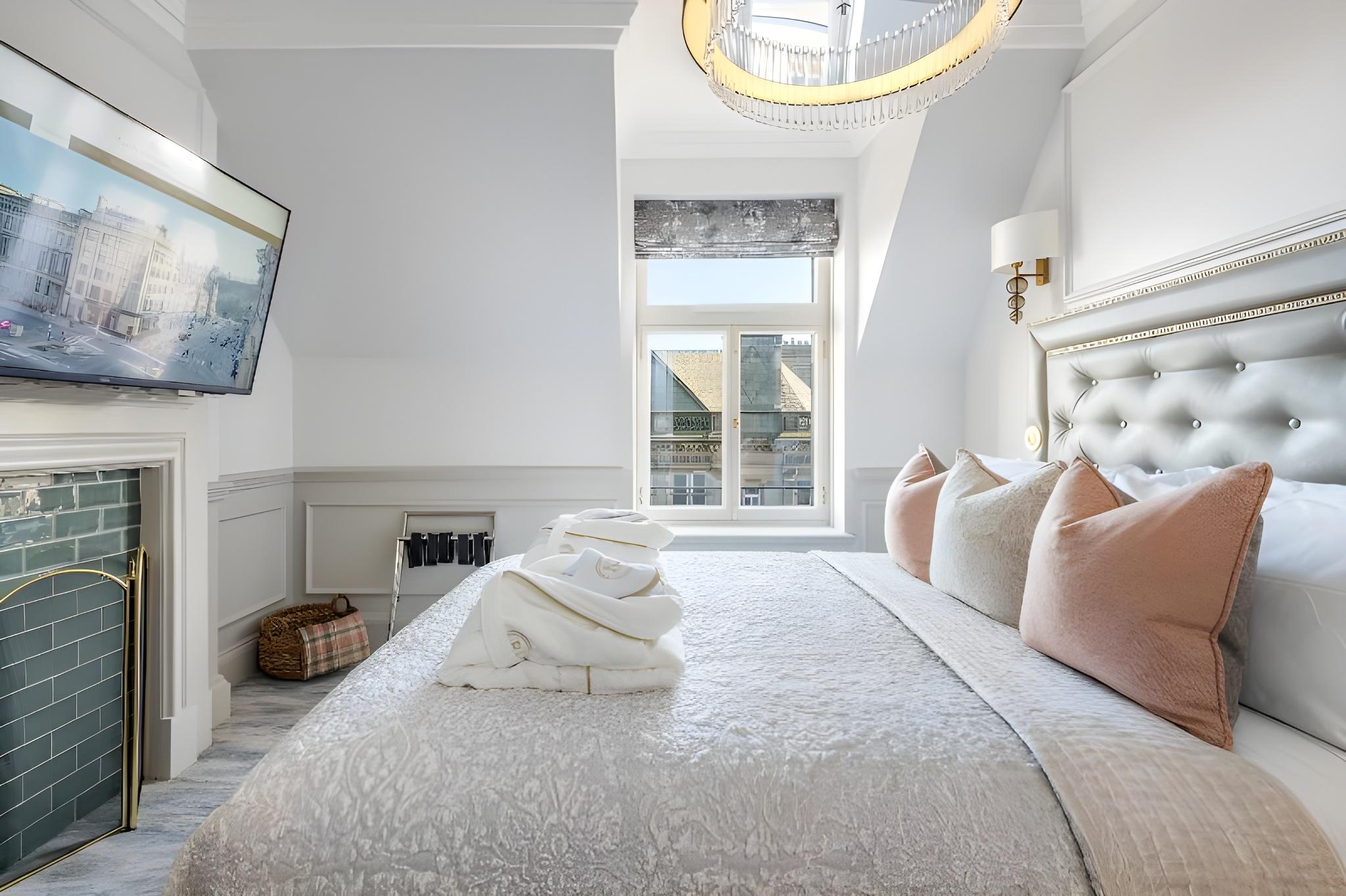 Suite, Apartment