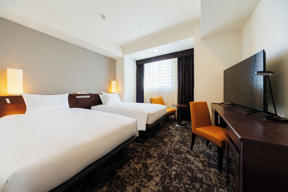 ROOM, TWIN BEDS