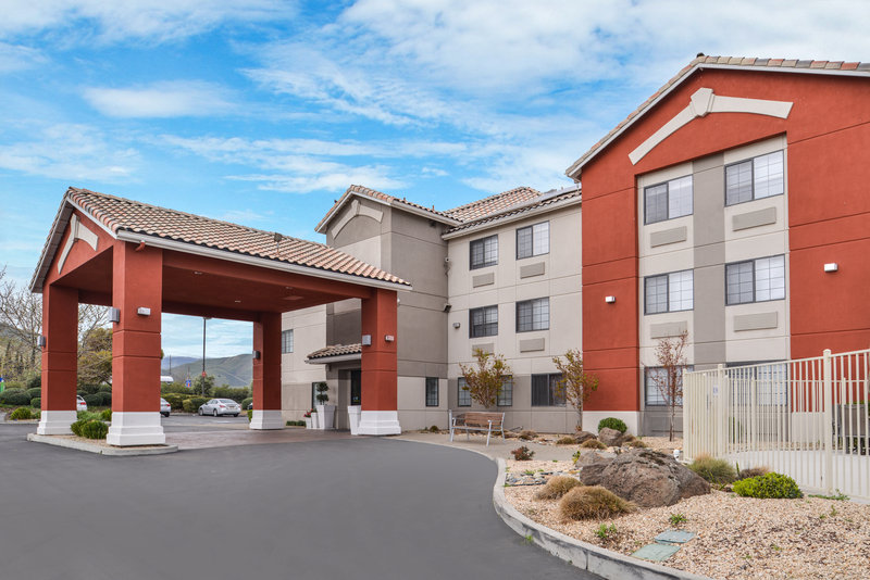 Holiday Inn Express Westley 6/53