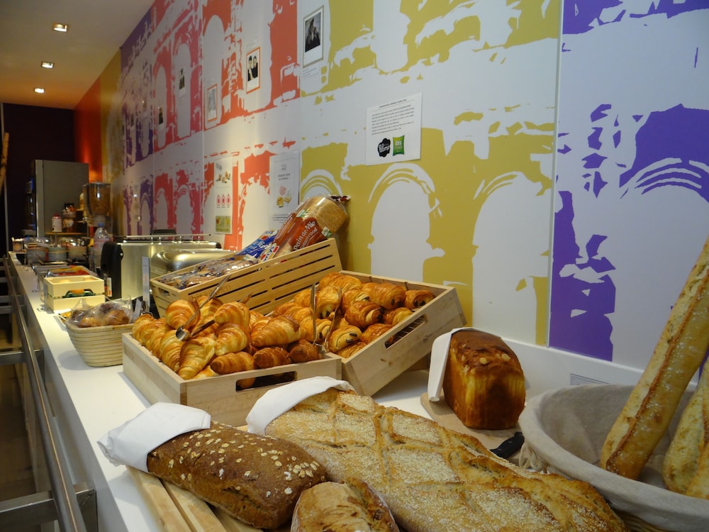 IBIS STYLES NIMES GARE CENTRE 45/57