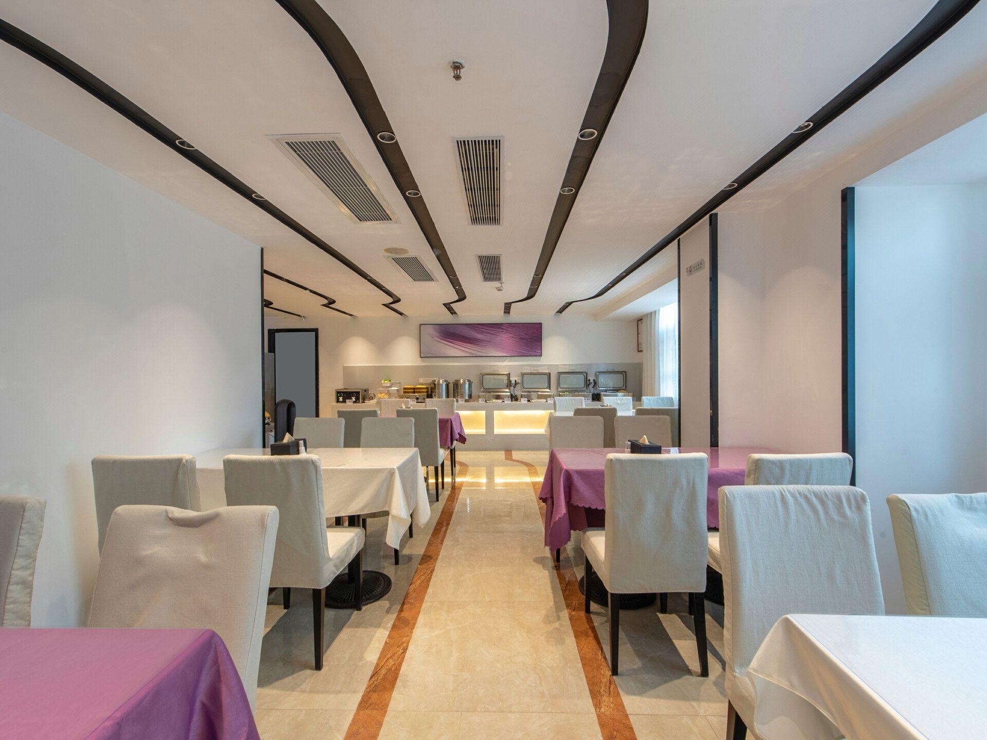 Lavande Hotel (Zhanjiang Guomao Guangbai) 48/60