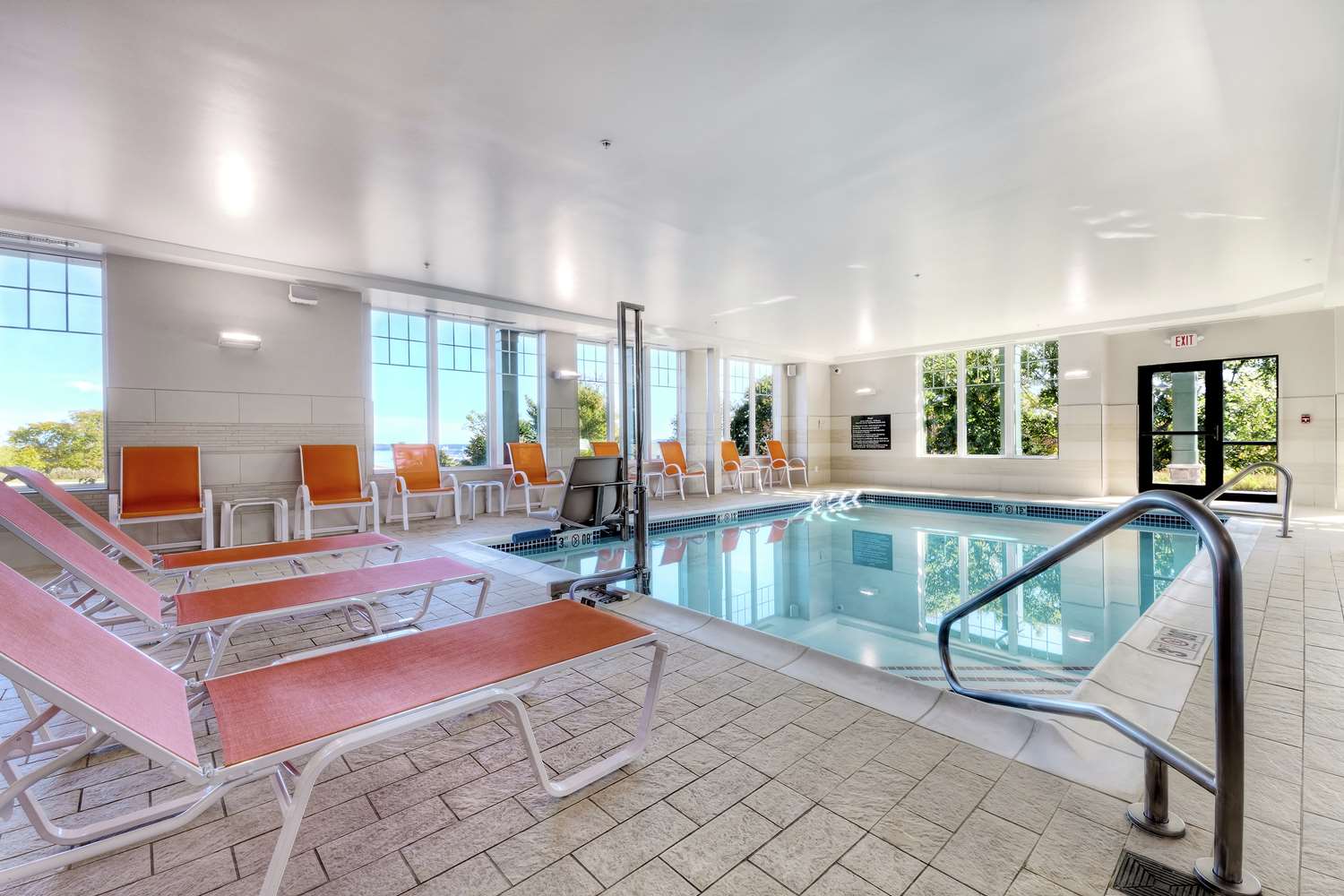 Hampton Inn Bar Harbor 33/68