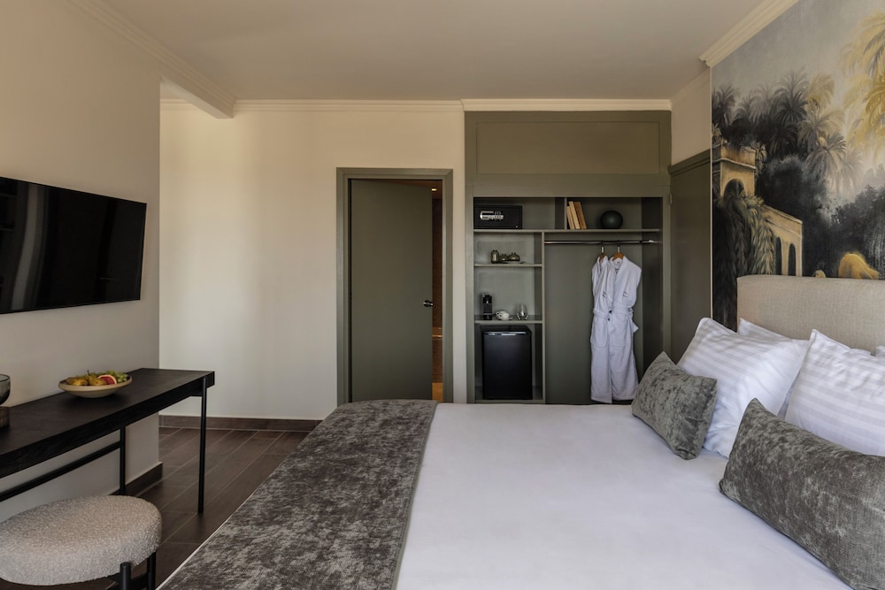 DELUXE, SEA VIEW