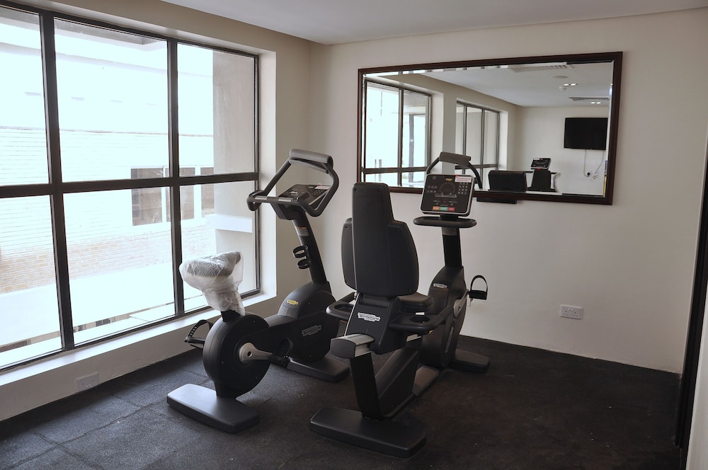 Golden Tulip Oniru Suites 15/26