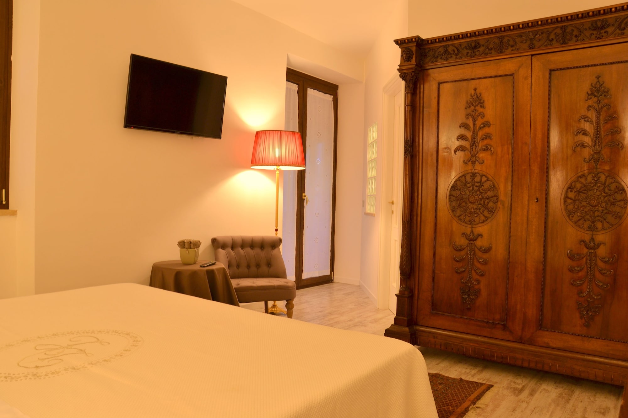 SUITE, BALCONY