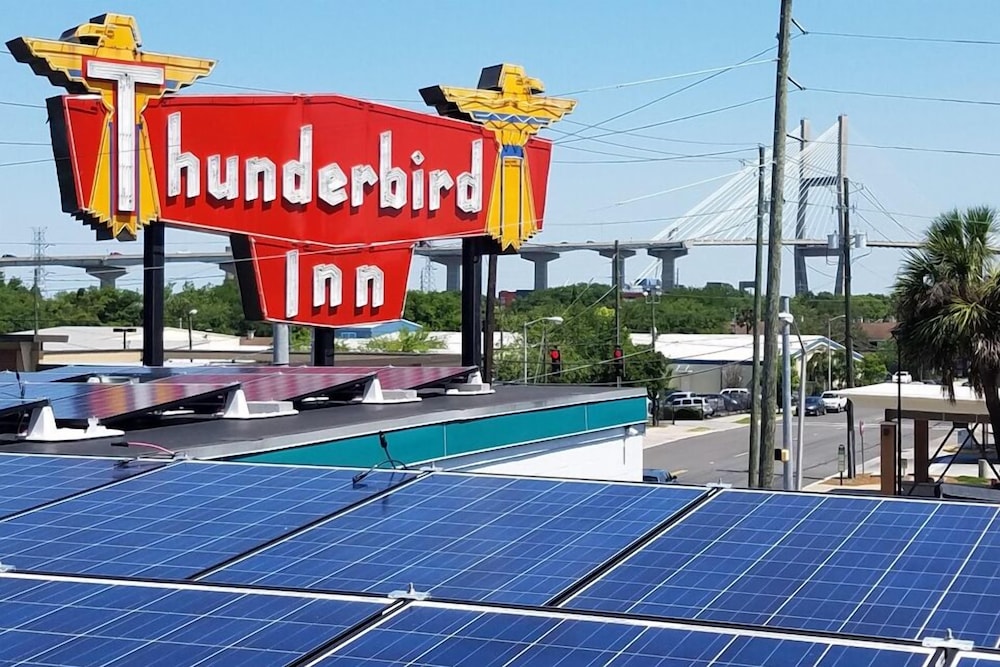 Thunderbird Inn 38/56