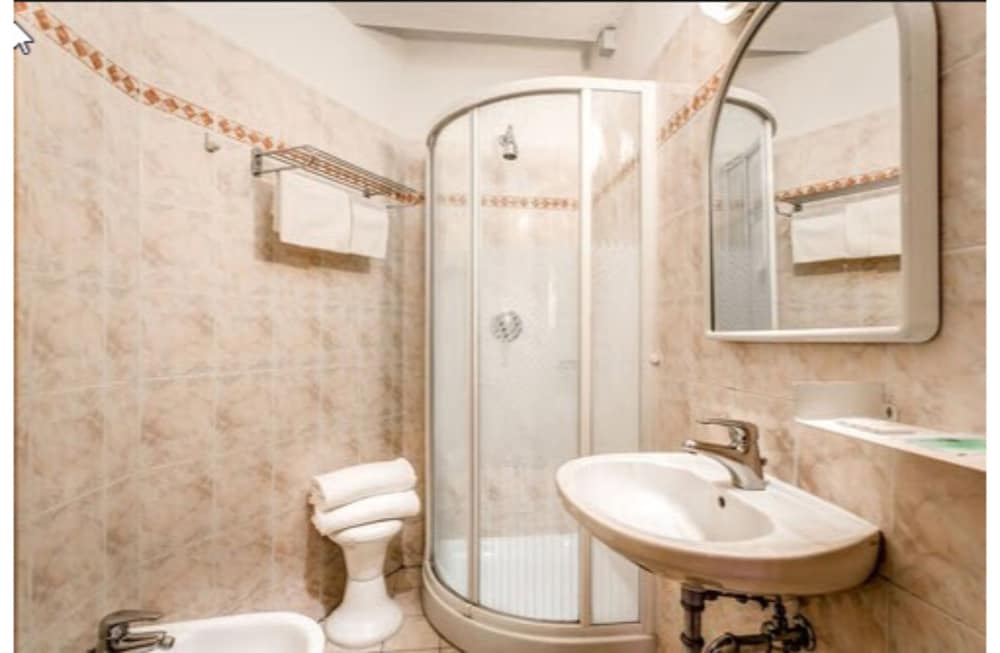 Hotel Arno Bellariva 73/78