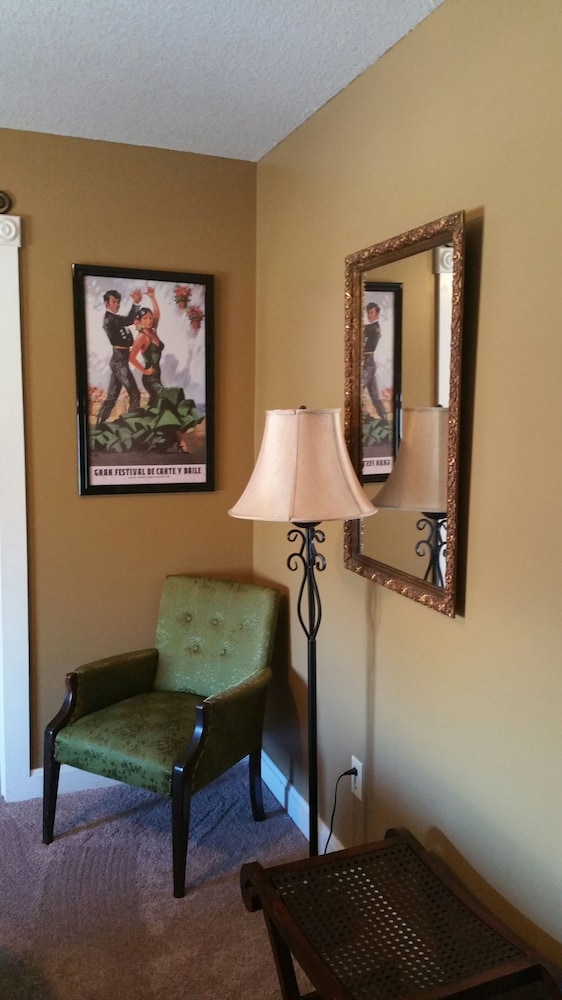 Woodstock Inn B&B 21/50