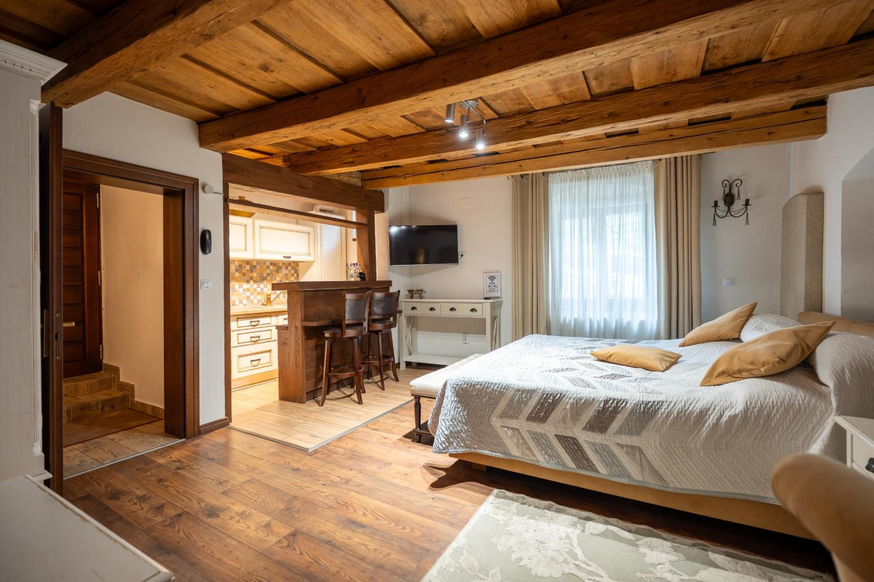 2 Bedrooms, Apartment, 2 King Beds, Annex