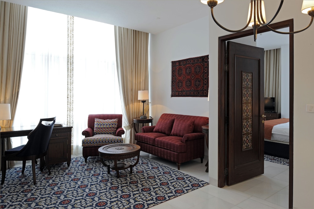 DUSHANBE SERENA HOTEL 35/70