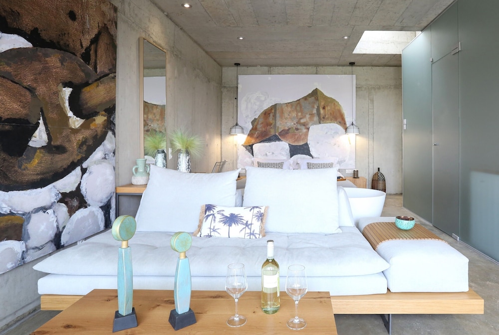 Marnos Green Luxury Villas 34/39