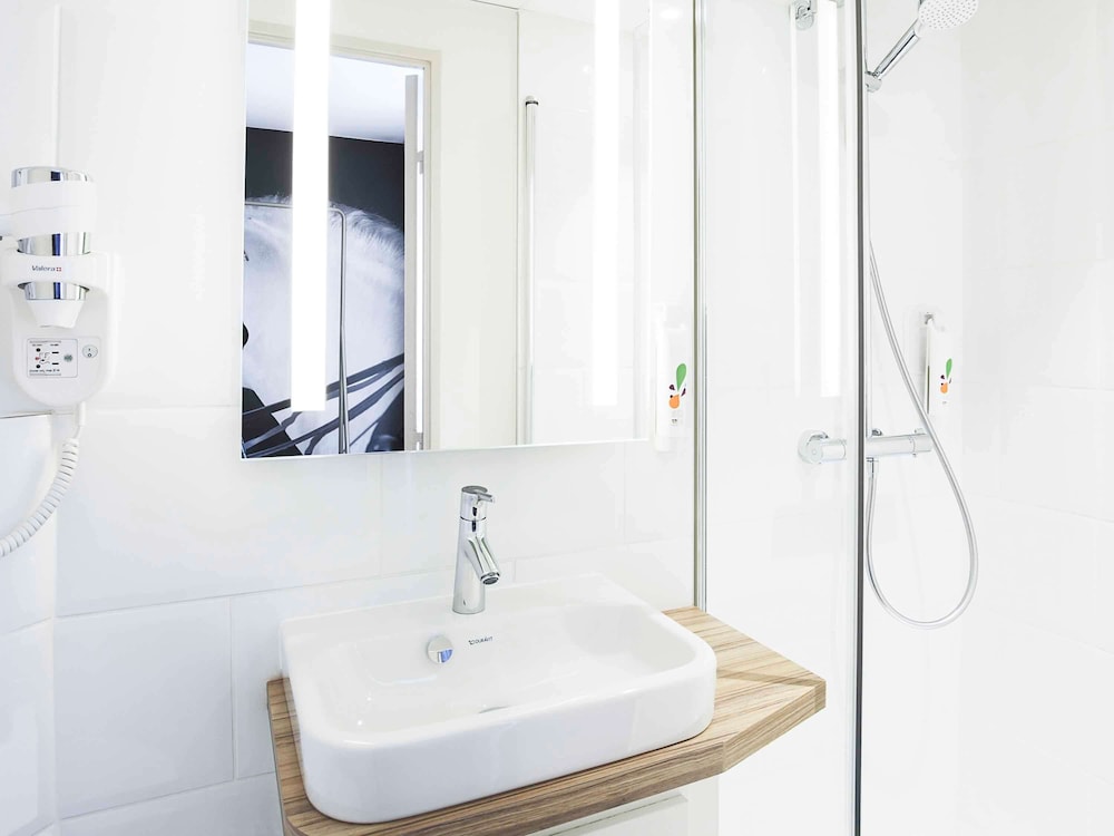 ibis Styles Laval Centre Gare 66/67
