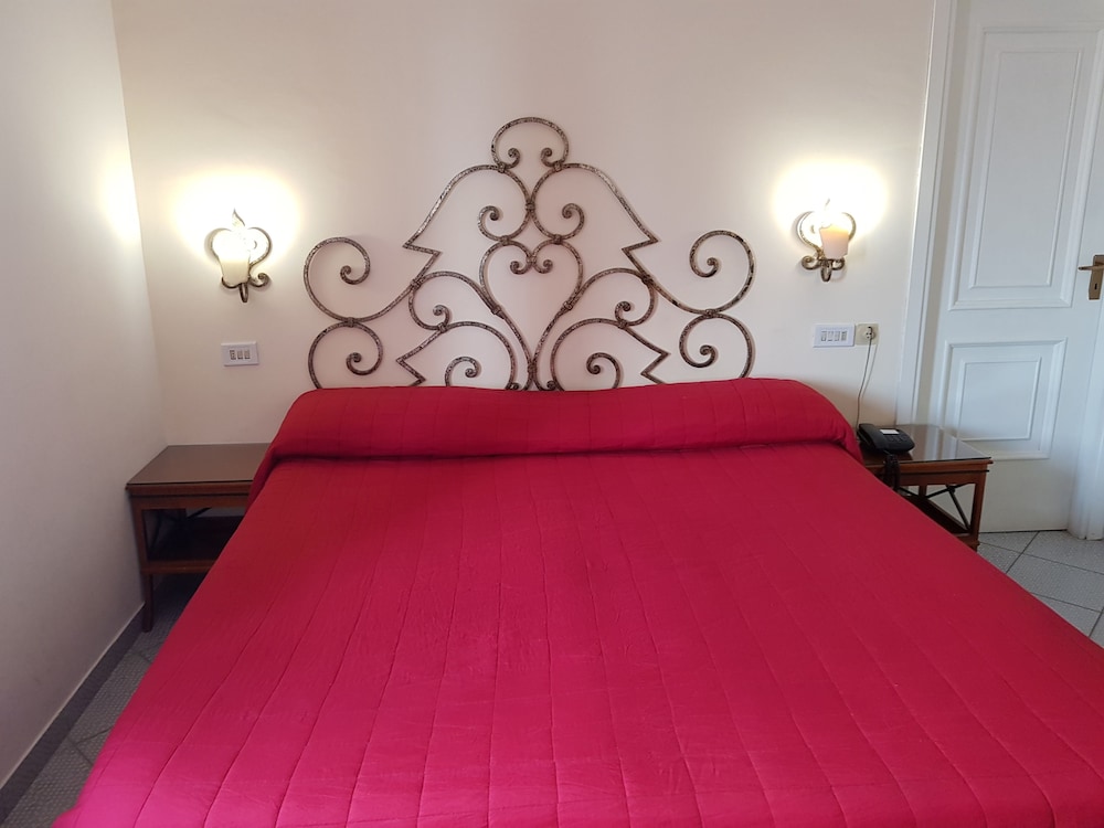 Palatium Mari Hotel 18/75