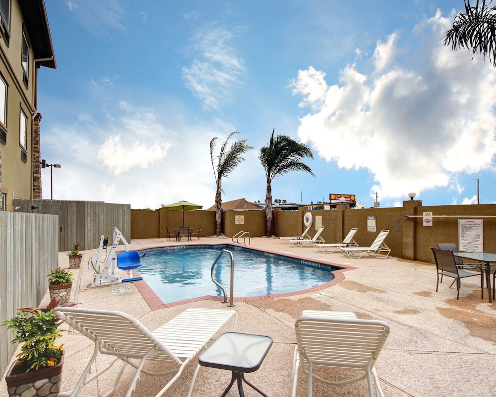 Comfort Inn & Suites Donna Near I-2 5/44