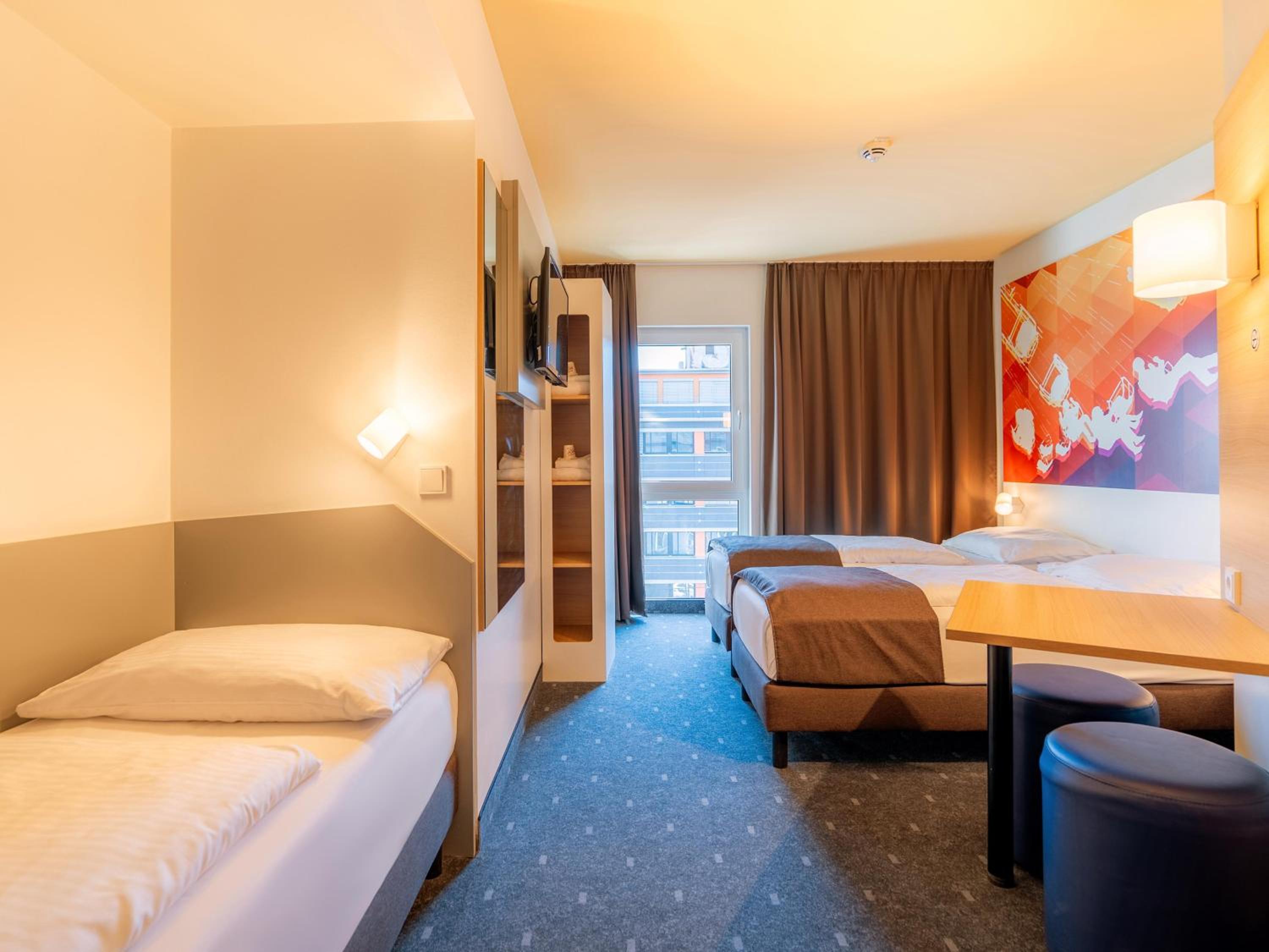 ROOM, TRIPLE