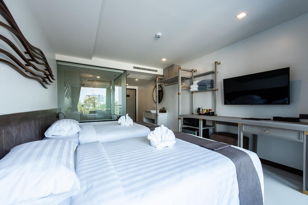Blackwoods Hotel Pattaya 18/69
