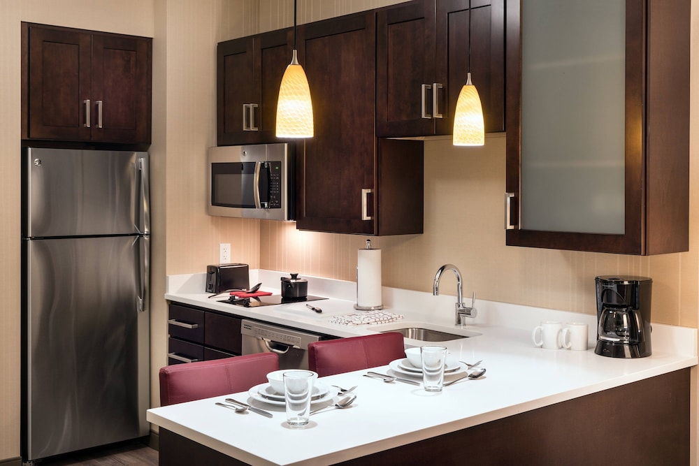 Residence Inn Chicago Downtown Loop 67/82