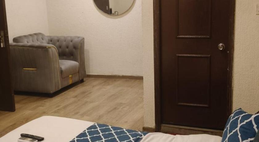 HOTEL ROYAL GARDEN 32/40