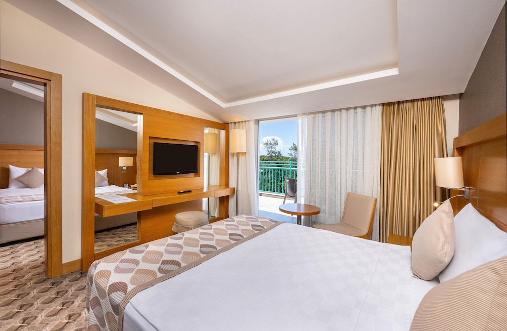 Belconti Resort Hotel 28/87