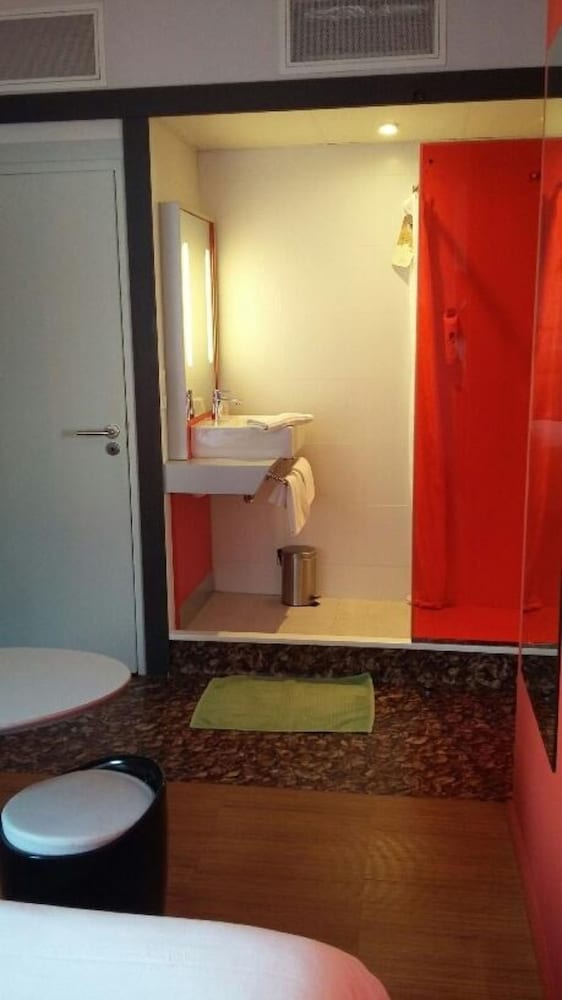 Ibis Styles Saint-Brieuc Gare Centre 4/54