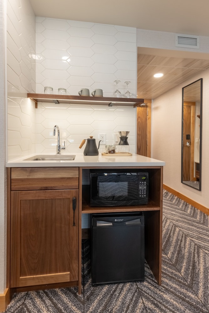 Hotel Canoe & Suites 10/59