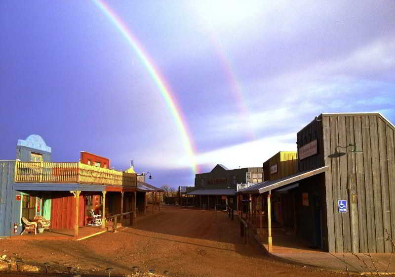 Tombstone Monument Ranch 32/35