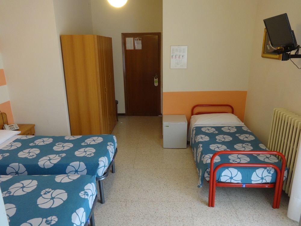 Hotel Saturno 7/30