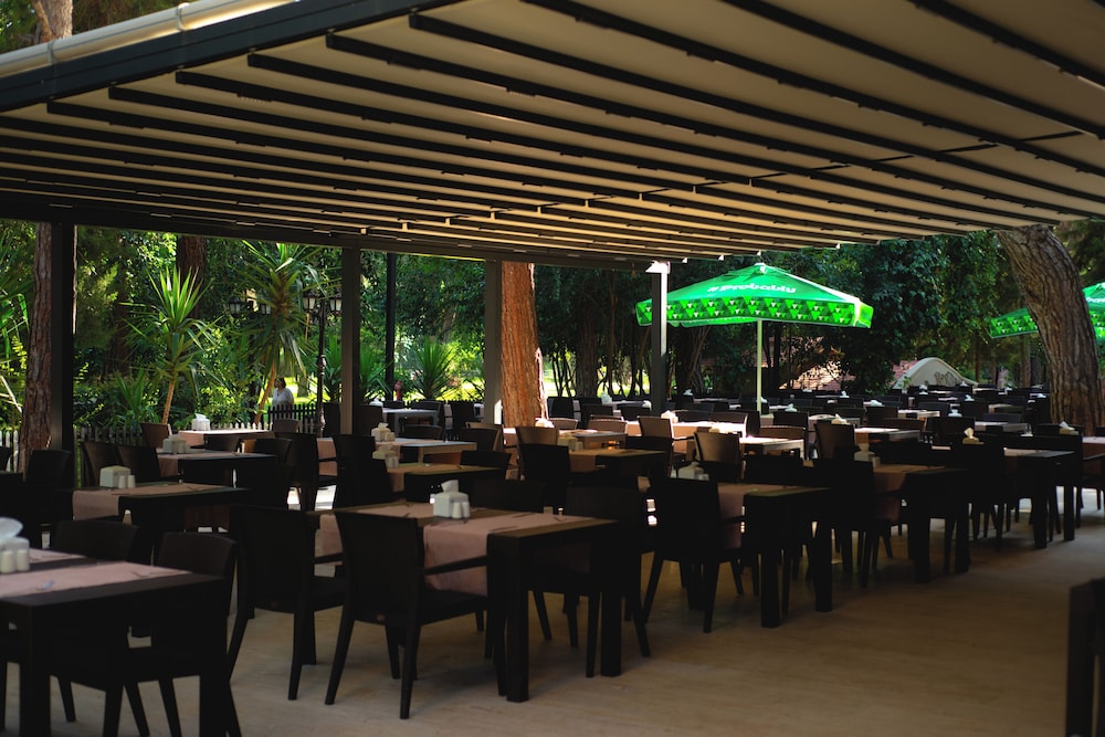 Pirates Park Resort 48/55