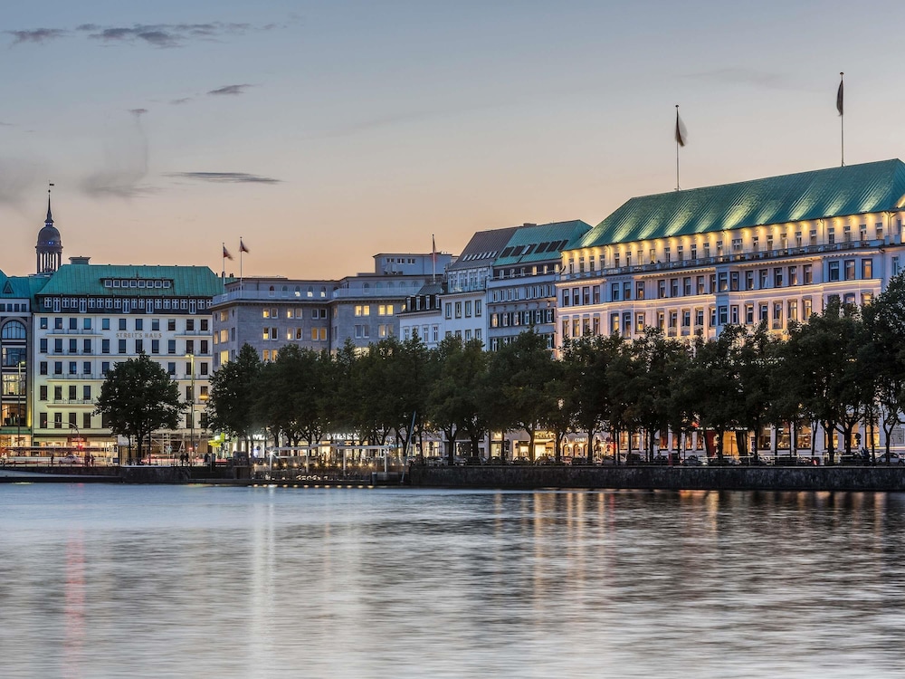 Fairmont Vier Jahreszeiten 71/75