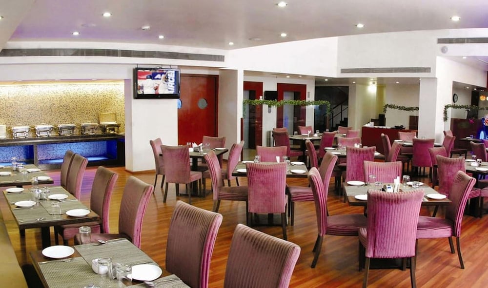 KEYS HOTEL, THE AURES 39/50